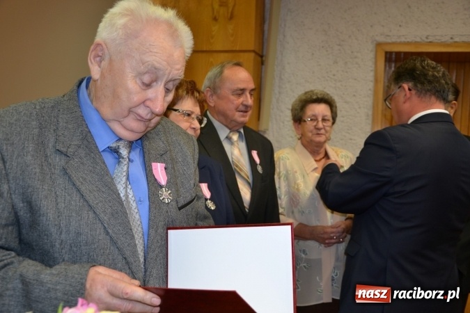 Zdjęcie w galerii na portalu naszraciborz.pl: Dwadzieścia pięć par z gminy Krzyżanowice świętowało dziś złote gody wiadomości z regionu