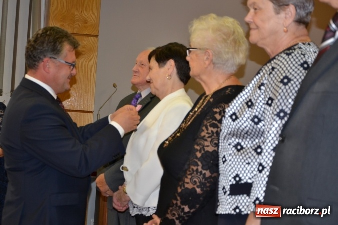 Zdjęcie w galerii na portalu naszraciborz.pl: Dwadzieścia pięć par z gminy Krzyżanowice świętowało dziś złote gody wiadomości z regionu