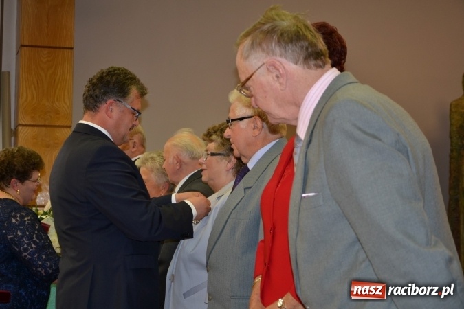 Zdjęcie w galerii na portalu naszraciborz.pl: Dwadzieścia pięć par z gminy Krzyżanowice świętowało dziś złote gody wiadomości z regionu