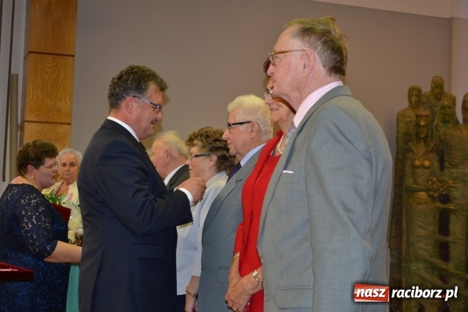 Zdjęcie w galerii na portalu naszraciborz.pl: Dwadzieścia pięć par z gminy Krzyżanowice świętowało dziś złote gody wiadomości z regionu