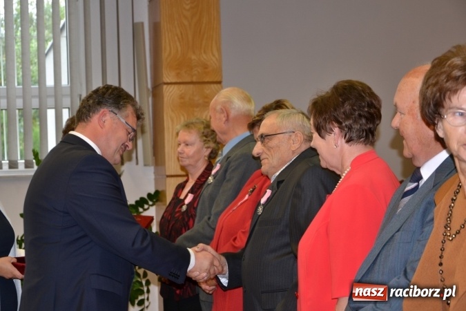 Zdjęcie w galerii na portalu naszraciborz.pl: Dwadzieścia pięć par z gminy Krzyżanowice świętowało dziś złote gody wiadomości z regionu
