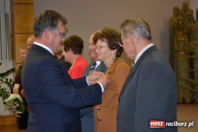Zdjęcie w galerii na portalu naszraciborz.pl: Dwadzieścia pięć par z gminy Krzyżanowice świętowało dziś złote gody wiadomości z regionu