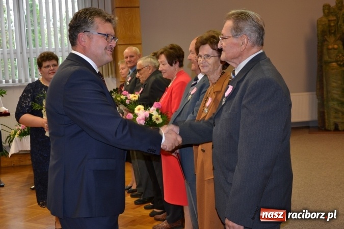 Zdjęcie w galerii na portalu naszraciborz.pl: Dwadzieścia pięć par z gminy Krzyżanowice świętowało dziś złote gody wiadomości z regionu