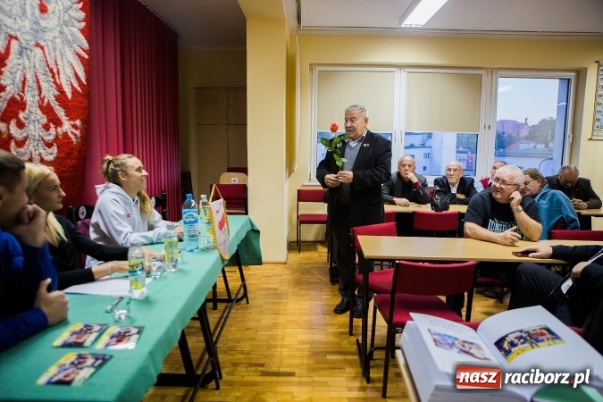 Zdjęcie w galerii na portalu naszraciborz.pl: Raciborscy olimpijczycy na spotkaniu w Sokole wiadomości z regionu