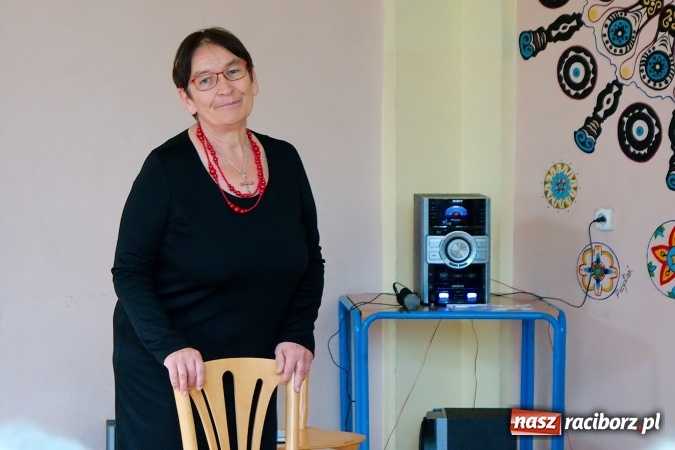 Zdjęcie w galerii na portalu naszraciborz.pl: Przystań łączy pokolenia. Piknik artystyczny w Centrum Młodzieżowym wiadomości z regionu