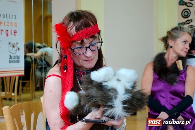 Zdjęcie w galerii na portalu naszraciborz.pl: Przystań łączy pokolenia. Piknik artystyczny w Centrum Młodzieżowym wiadomości z regionu