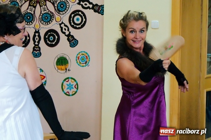 Zdjęcie w galerii na portalu naszraciborz.pl: Przystań łączy pokolenia. Piknik artystyczny w Centrum Młodzieżowym wiadomości z regionu