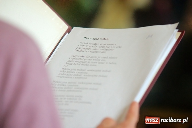 Zdjęcie w galerii na portalu naszraciborz.pl: Przystań łączy pokolenia. Piknik artystyczny w Centrum Młodzieżowym wiadomości z regionu