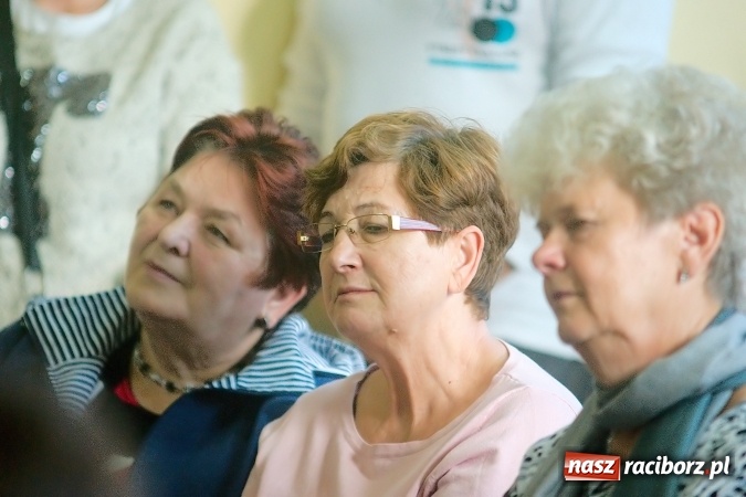 Zdjęcie w galerii na portalu naszraciborz.pl: Przystań łączy pokolenia. Piknik artystyczny w Centrum Młodzieżowym wiadomości z regionu