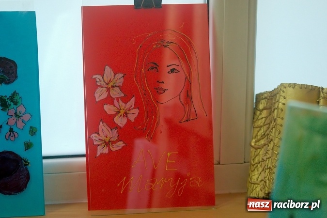 Zdjęcie w galerii na portalu naszraciborz.pl: Przystań łączy pokolenia. Piknik artystyczny w Centrum Młodzieżowym wiadomości z regionu