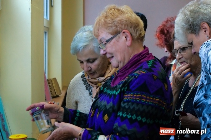 Zdjęcie w galerii na portalu naszraciborz.pl: Przystań łączy pokolenia. Piknik artystyczny w Centrum Młodzieżowym wiadomości z regionu