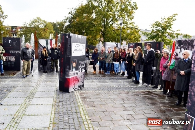 Zdjęcie w galerii na portalu naszraciborz.pl: Braterstwo polsko-węgierskie w centrum Raciborza  wiadomości z regionu