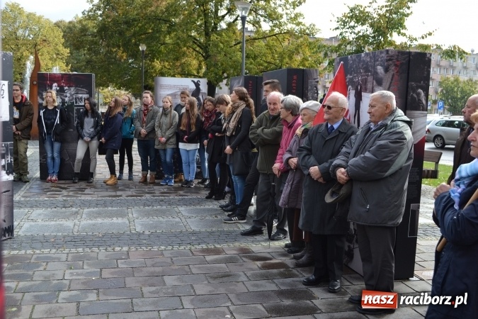 Zdjęcie w galerii na portalu naszraciborz.pl: Braterstwo polsko-węgierskie w centrum Raciborza  wiadomości z regionu