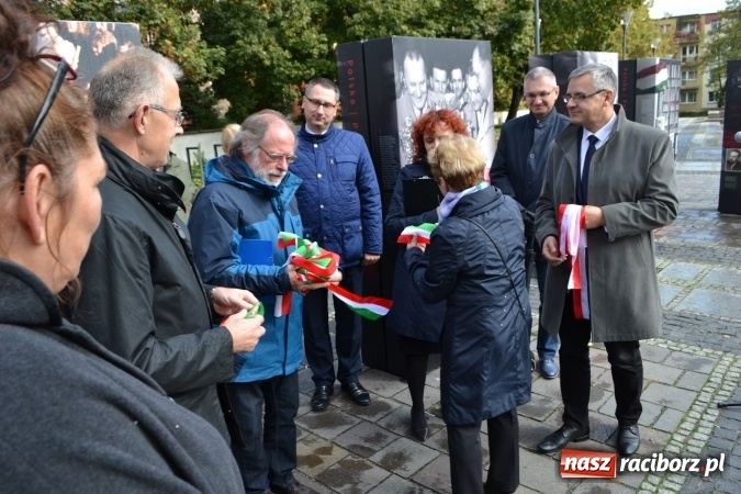 Zdjęcie w galerii na portalu naszraciborz.pl: Braterstwo polsko-węgierskie w centrum Raciborza  wiadomości z regionu