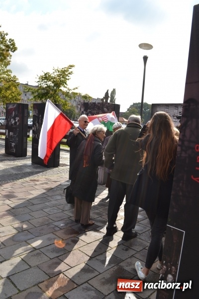 Zdjęcie w galerii na portalu naszraciborz.pl: Braterstwo polsko-węgierskie w centrum Raciborza  wiadomości z regionu
