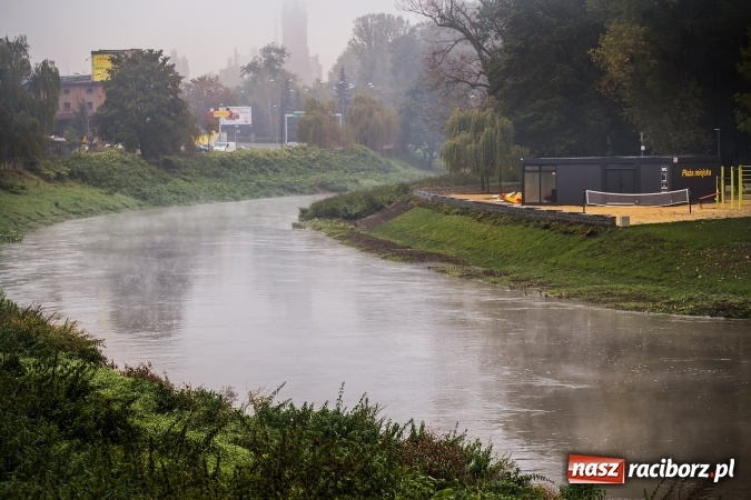 Zdjęcie w galerii na portalu naszraciborz.pl: Odra w Miedoni blisko trzy metry w g&oacute;rę po opadach. Przekroczyła stan ostrzegawczy wiadomości z regionu