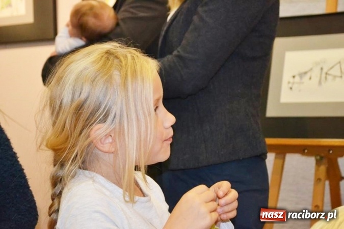 Zdjęcie w galerii na portalu naszraciborz.pl: Na styku światów - wystawa prac matki i córki w galerii Obok wiadomości z regionu