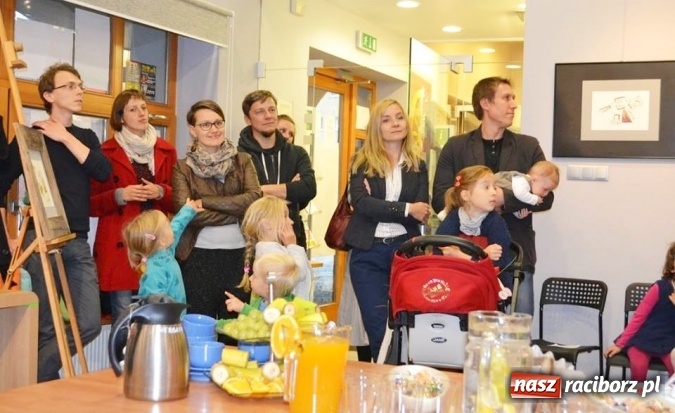 Zdjęcie w galerii na portalu naszraciborz.pl: Na styku światów - wystawa prac matki i córki w galerii Obok wiadomości z regionu