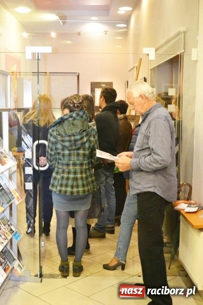 Zdjęcie w galerii na portalu naszraciborz.pl: Na styku światów - wystawa prac matki i córki w galerii Obok wiadomości z regionu