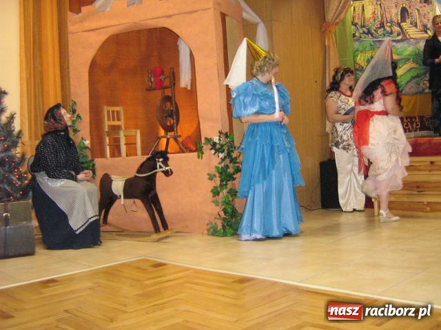 Zdjęcie w galerii na portalu naszraciborz.pl: Śpiąca Królewna w Roszkowie wiadomości z regionu