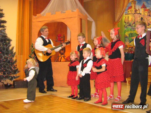 Zdjęcie w galerii na portalu naszraciborz.pl: Śpiąca Królewna w Roszkowie wiadomości z regionu