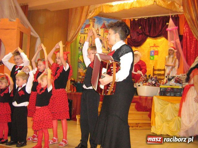 Zdjęcie w galerii na portalu naszraciborz.pl: Śpiąca Królewna w Roszkowie wiadomości z regionu