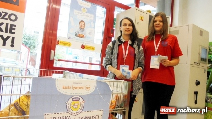 Zdjęcie w galerii na portalu naszraciborz.pl: Wolontariat młodzieży z Gimnazjum nr 5  wiadomości z regionu