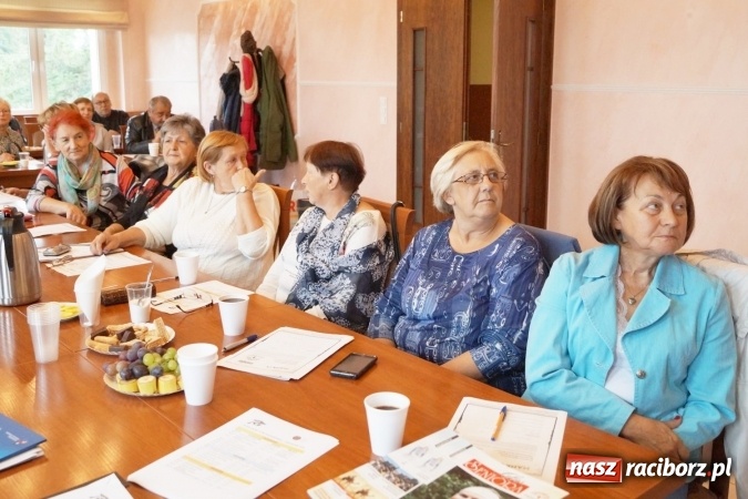 Zdjęcie w galerii na portalu naszraciborz.pl: Studenci seniorzy z Nędzy ruszyli z nowym rokiem akademickim! wiadomości z regionu