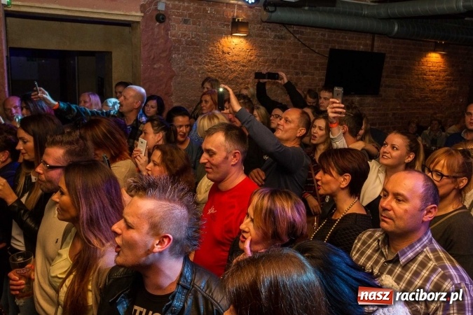 Zdjęcie w galerii na portalu naszraciborz.pl: Pączki w Tłuszczu z Tomaszem Karolakiem w raciborskiej Piwnicy wiadomości z regionu