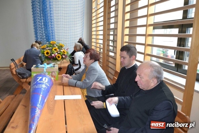 Zdjęcie w galerii na portalu naszraciborz.pl: Podwójny jubileusz szkoły w Rudach! wiadomości z regionu