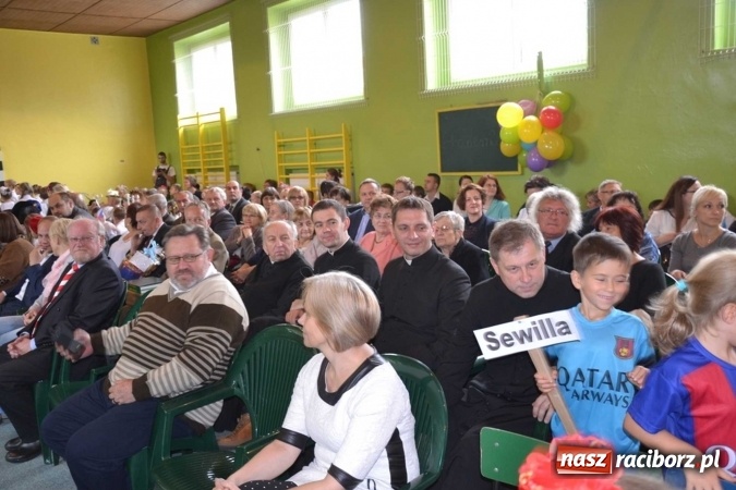 Zdjęcie w galerii na portalu naszraciborz.pl: Podwójny jubileusz szkoły w Rudach! wiadomości z regionu