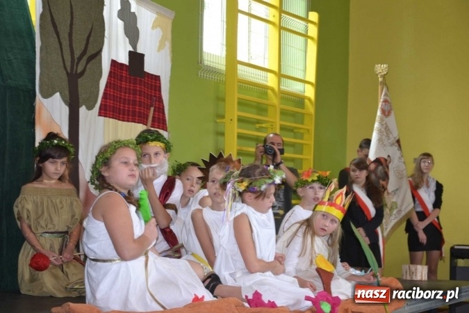 Zdjęcie w galerii na portalu naszraciborz.pl: Podwójny jubileusz szkoły w Rudach! wiadomości z regionu