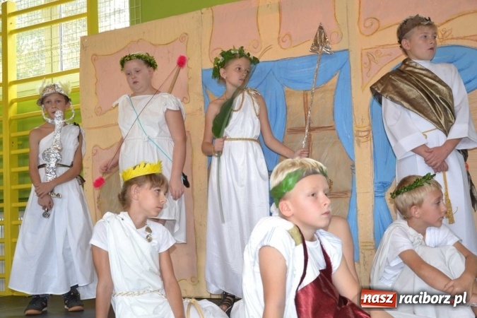 Zdjęcie w galerii na portalu naszraciborz.pl: Podwójny jubileusz szkoły w Rudach! wiadomości z regionu