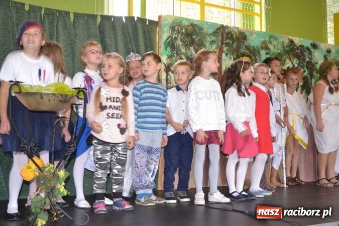 Zdjęcie w galerii na portalu naszraciborz.pl: Podwójny jubileusz szkoły w Rudach! wiadomości z regionu