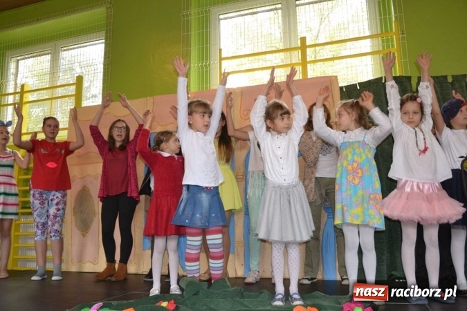 Zdjęcie w galerii na portalu naszraciborz.pl: Podwójny jubileusz szkoły w Rudach! wiadomości z regionu