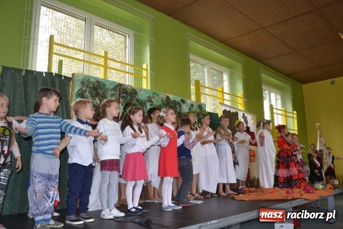 Zdjęcie w galerii na portalu naszraciborz.pl: Podwójny jubileusz szkoły w Rudach! wiadomości z regionu