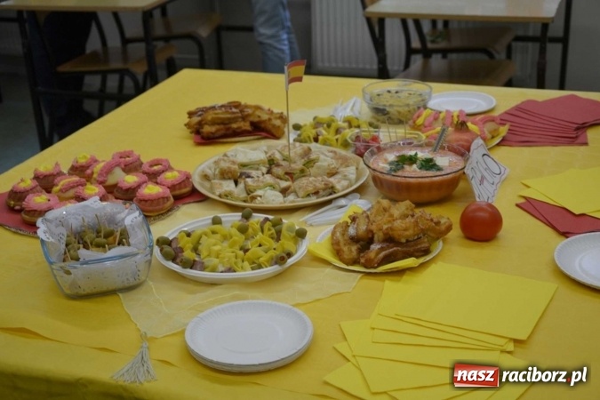 Zdjęcie w galerii na portalu naszraciborz.pl: Podwójny jubileusz szkoły w Rudach! wiadomości z regionu