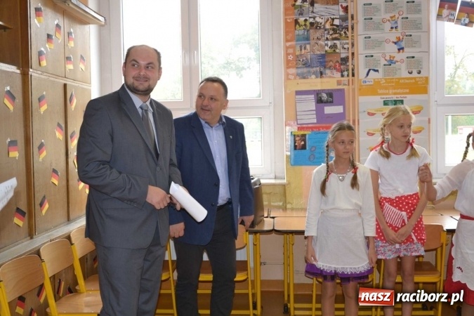 Zdjęcie w galerii na portalu naszraciborz.pl: Podwójny jubileusz szkoły w Rudach! wiadomości z regionu