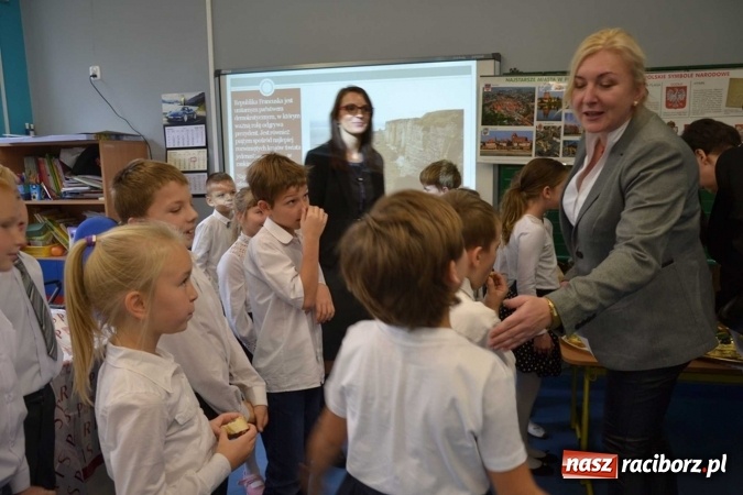 Zdjęcie w galerii na portalu naszraciborz.pl: Podwójny jubileusz szkoły w Rudach! wiadomości z regionu