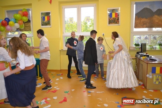 Zdjęcie w galerii na portalu naszraciborz.pl: Podwójny jubileusz szkoły w Rudach! wiadomości z regionu