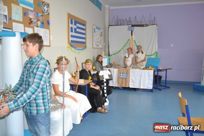 Zdjęcie w galerii na portalu naszraciborz.pl: Podwójny jubileusz szkoły w Rudach! wiadomości z regionu