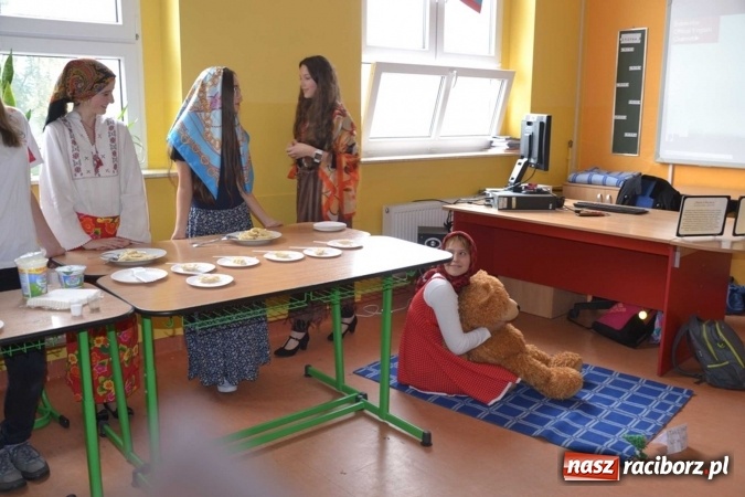 Zdjęcie w galerii na portalu naszraciborz.pl: Podwójny jubileusz szkoły w Rudach! wiadomości z regionu