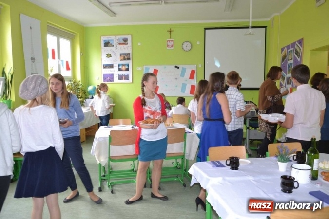 Zdjęcie w galerii na portalu naszraciborz.pl: Podwójny jubileusz szkoły w Rudach! wiadomości z regionu