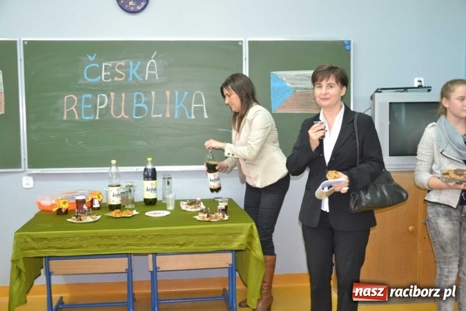 Zdjęcie w galerii na portalu naszraciborz.pl: Podwójny jubileusz szkoły w Rudach! wiadomości z regionu