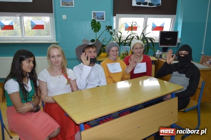 Zdjęcie w galerii na portalu naszraciborz.pl: Podwójny jubileusz szkoły w Rudach! wiadomości z regionu