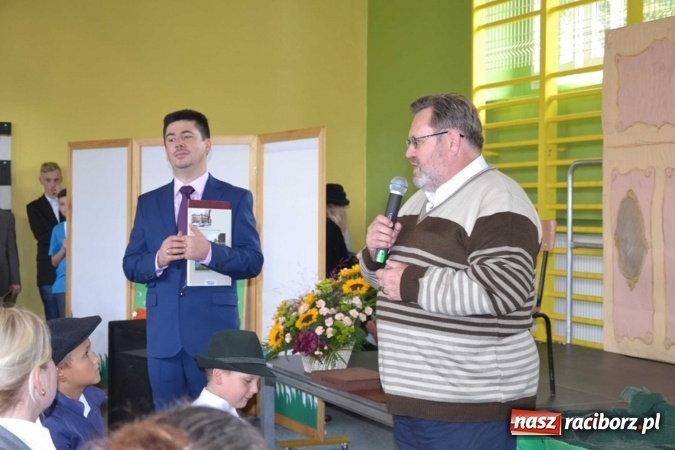 Zdjęcie w galerii na portalu naszraciborz.pl: Podwójny jubileusz szkoły w Rudach! wiadomości z regionu