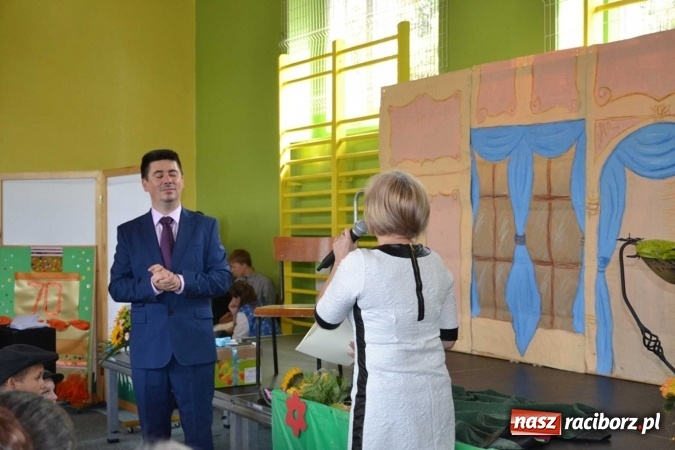 Zdjęcie w galerii na portalu naszraciborz.pl: Podwójny jubileusz szkoły w Rudach! wiadomości z regionu