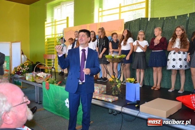 Zdjęcie w galerii na portalu naszraciborz.pl: Podwójny jubileusz szkoły w Rudach! wiadomości z regionu