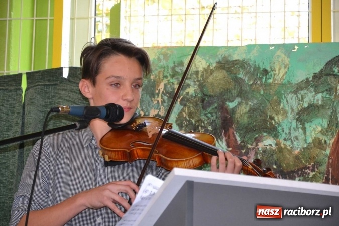 Zdjęcie w galerii na portalu naszraciborz.pl: Podwójny jubileusz szkoły w Rudach! wiadomości z regionu