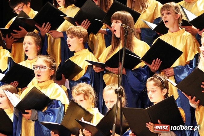 Zdjęcie w galerii na portalu naszraciborz.pl: Rada Seniorów z pompą rozpoczęła II kadencję wiadomości z regionu